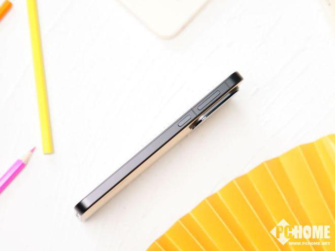 mini评测 拉开小屏手机普及盛宴z6尊龙网站vivo S30 Pro(图1)
