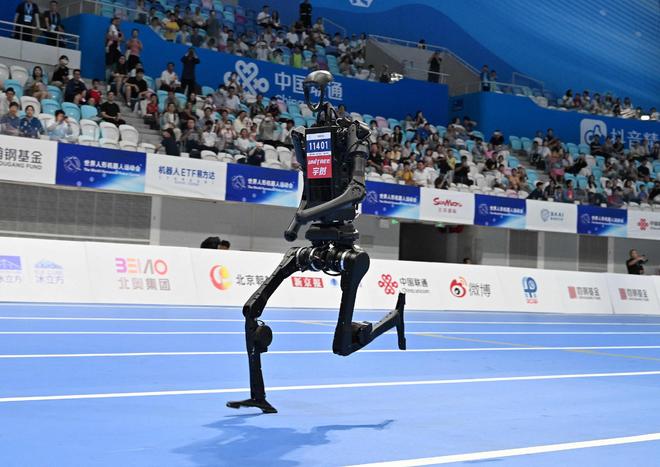 王兴兴：用遥控追求极致速度；蔡浩宇AI游戏上架2719元｜极客早知道尊龙AG人生就是博Sam Altman：AI存在泡沫；宇树机器人夺金(图9)