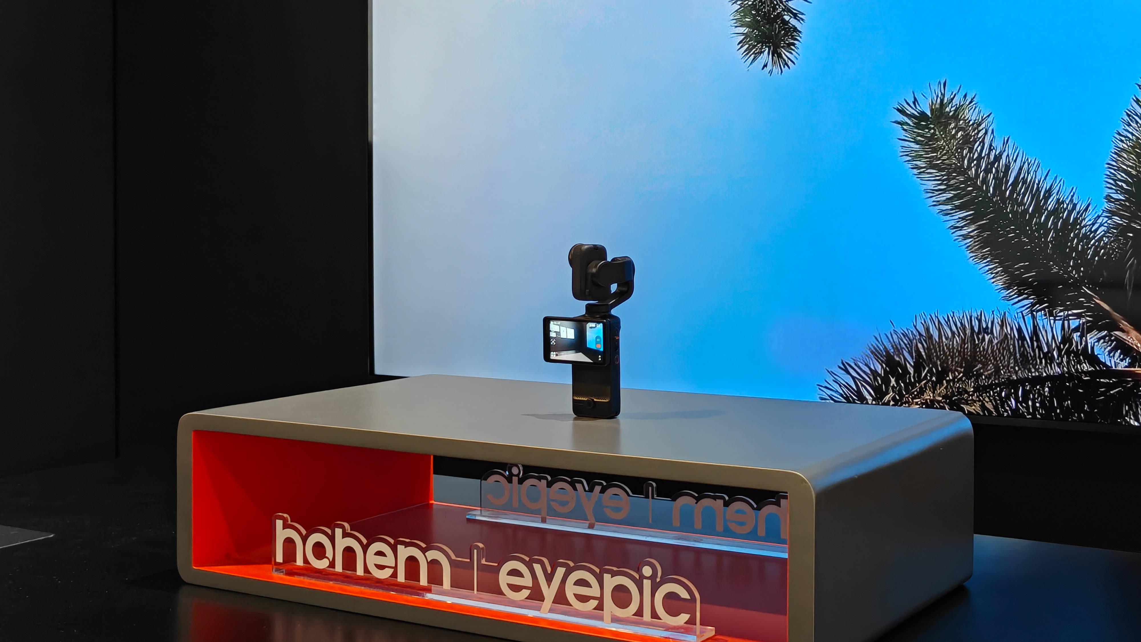 尊龙凯时官方网分体、全景、机械臂！六大玩家CES交卷：影像赛道打法变了