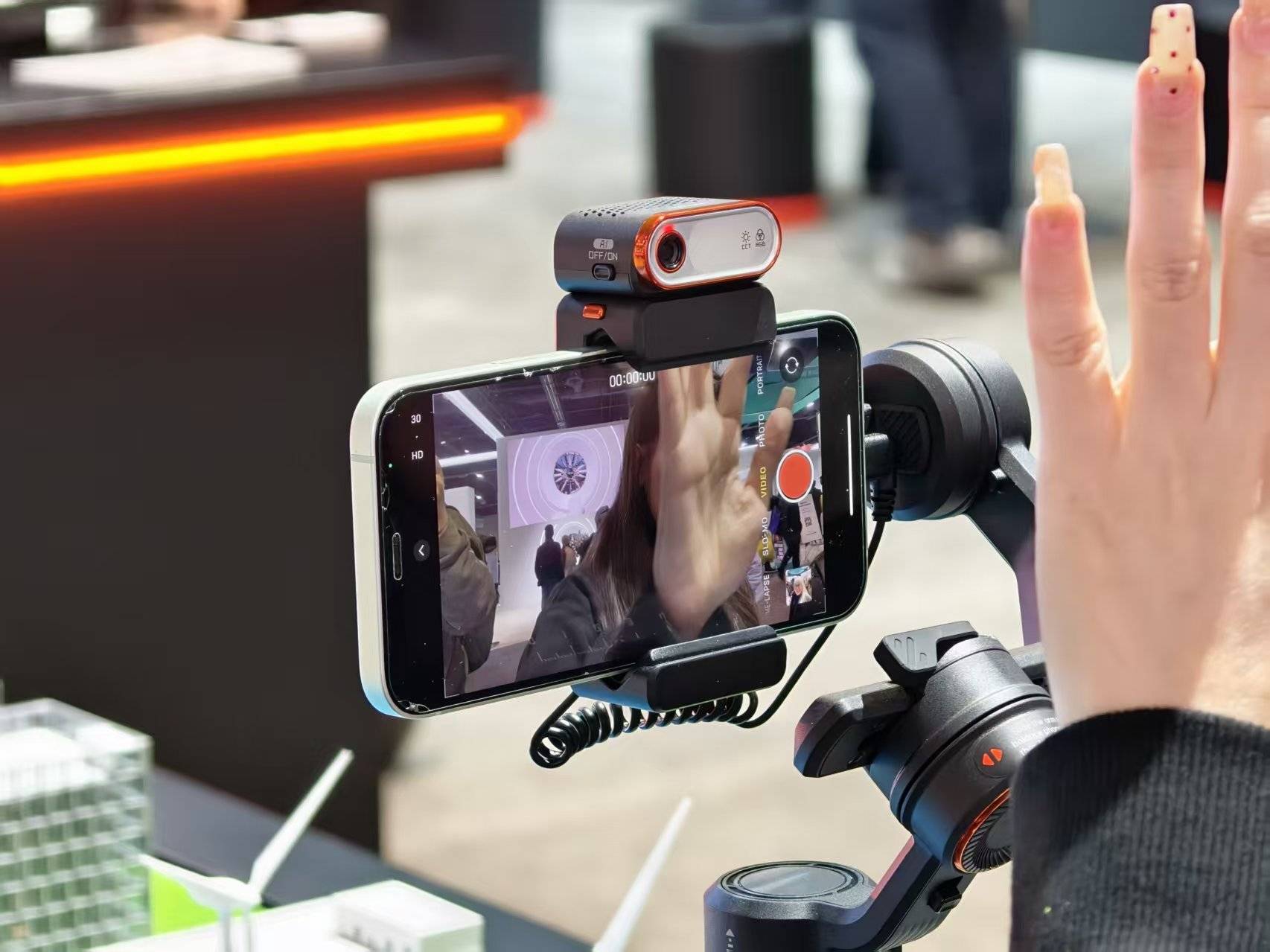 尊龙凯时官方网分体、全景、机械臂！六大玩家CES交卷：影像赛道打法变了(图11)